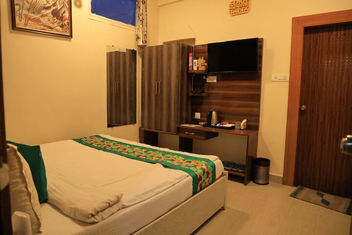 Room 5 of 17