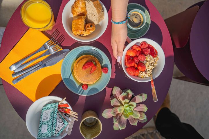 Breakfast/Coffee Service 34 of 76