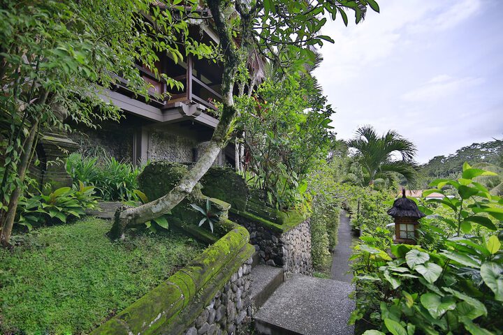 Hotel Exterior 103 of 124