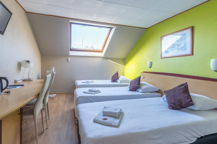 Room 10 of 52