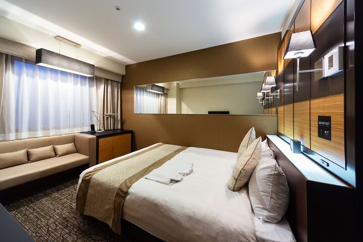 Room 13 of 89