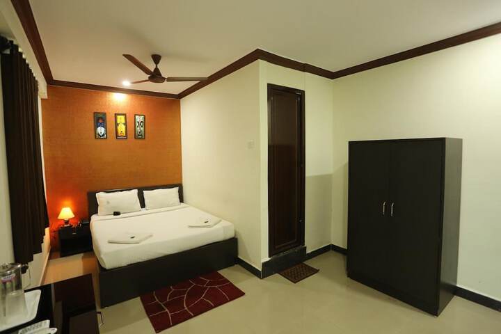 Room 14 of 32