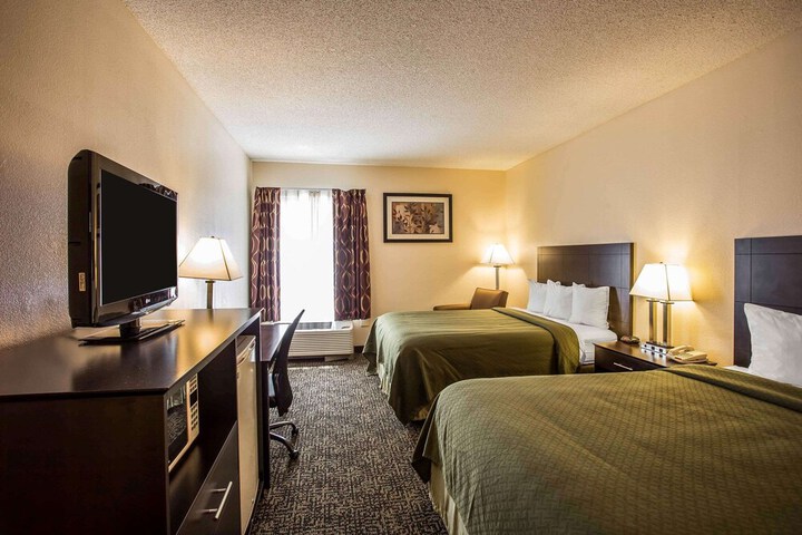 Room 10 of 24