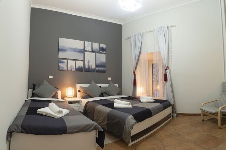 Room 9 of 48