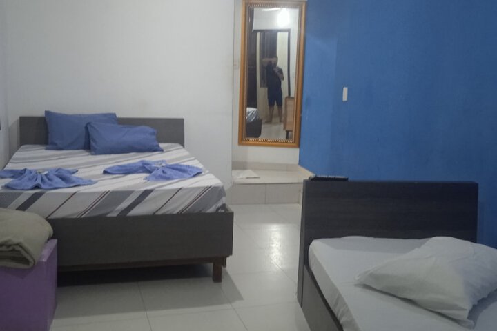 Room 6 of 12