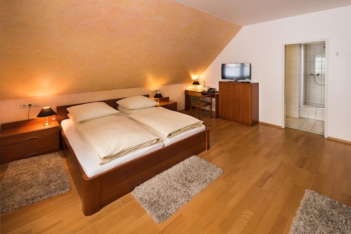 Room 4 of 52