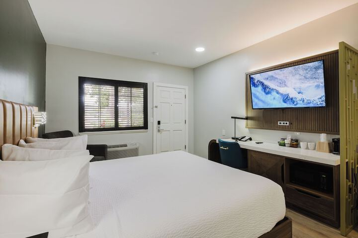 Room 25 of 60