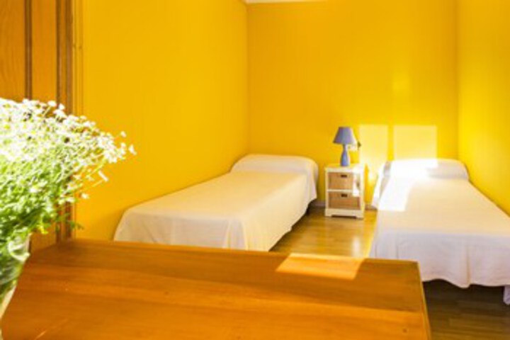 Room 7 of 9