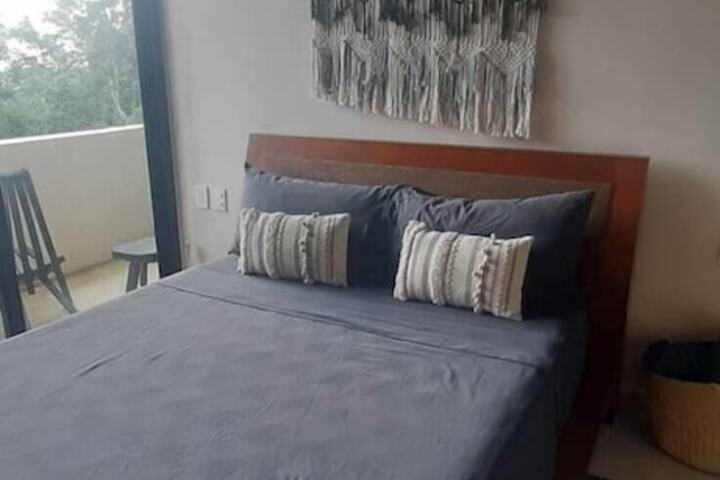 Room 2 of 31