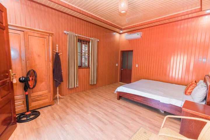 Room 9 of 127