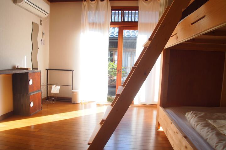 Room 13 of 54