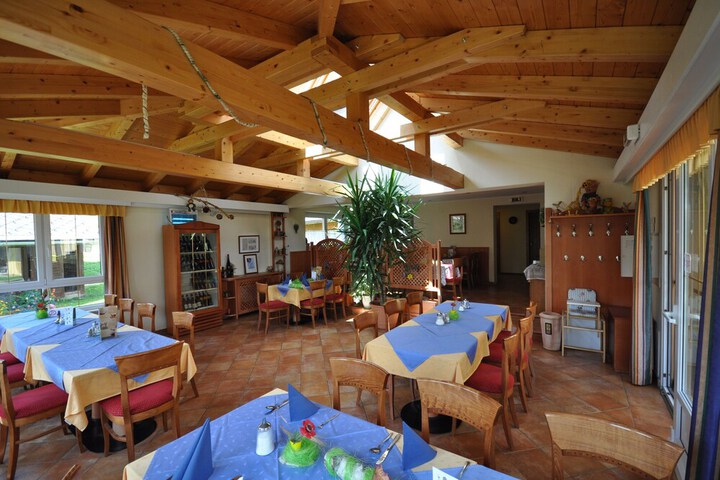 Dining 54 of 89