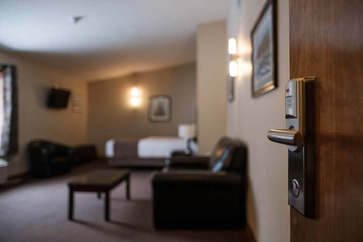 Room 13 of 79