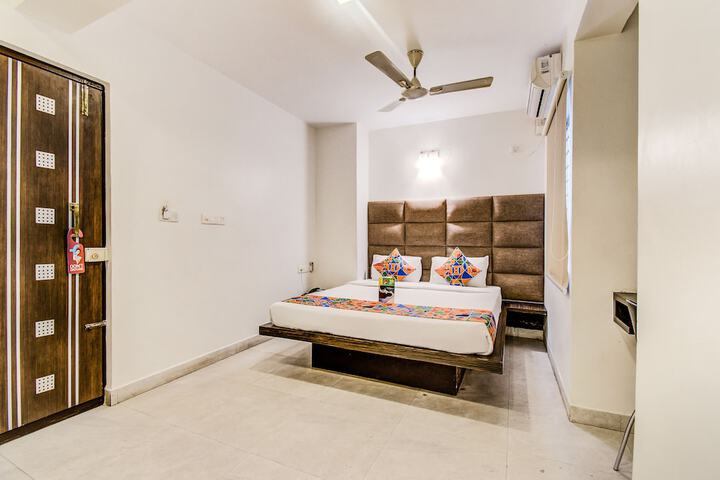 Room 10 of 27