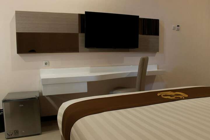 Room 10 of 37