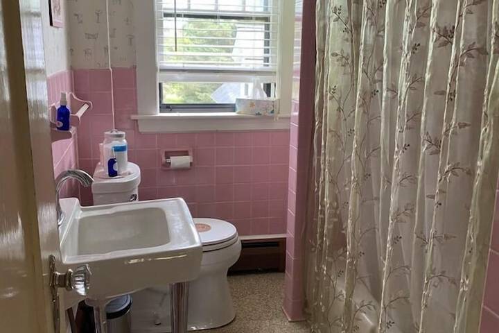 Room 12 of 25