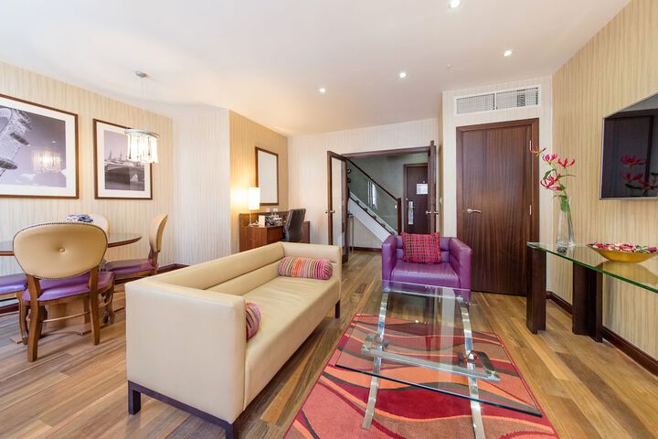 Room 42 of 127