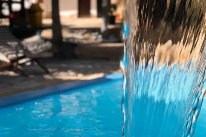 Pool 10 of 14