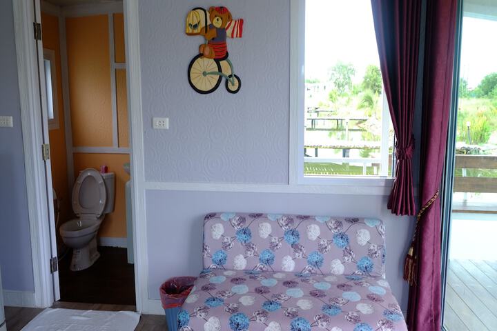 Room 8 of 28