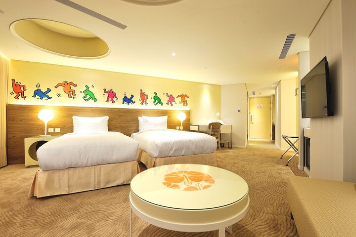 Room 65 of 171
