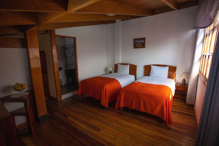 Room 7 of 33