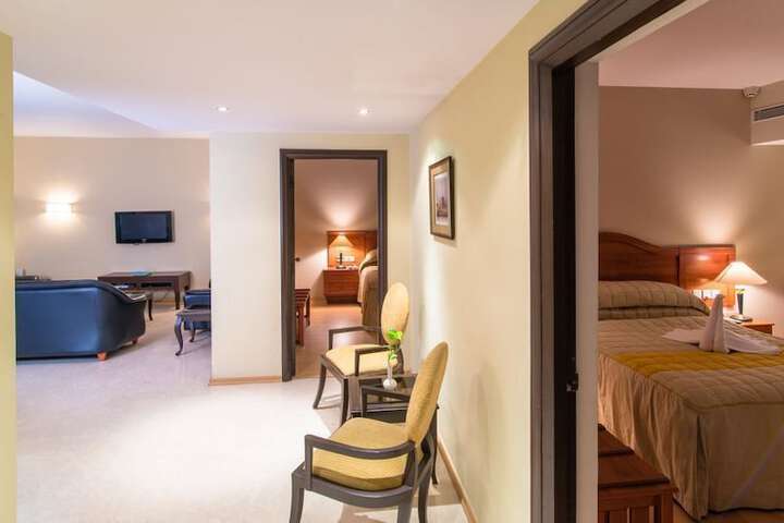 Room 14 of 39