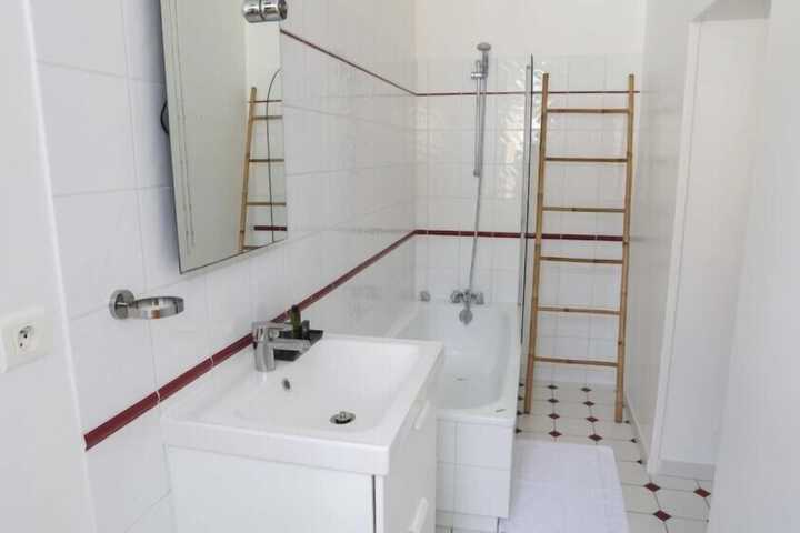 Room 16 of 16