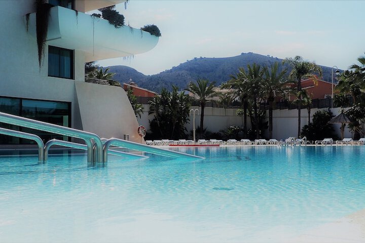 Pools & Facilities