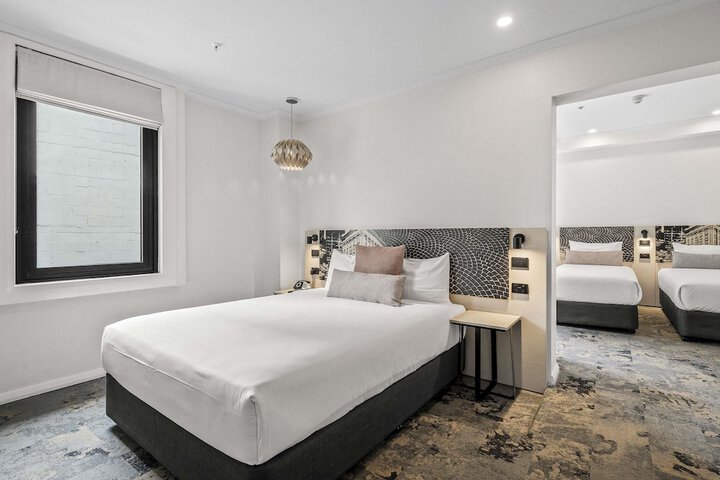 Room 14 of 65