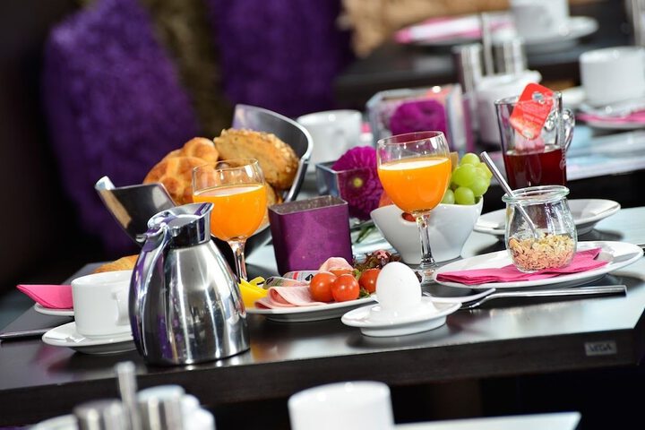 Breakfast/Coffee Service 29 of 41