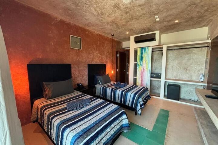 Room 3 of 71