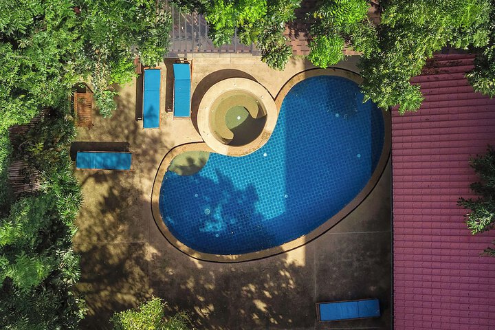 Pool 42 of 60