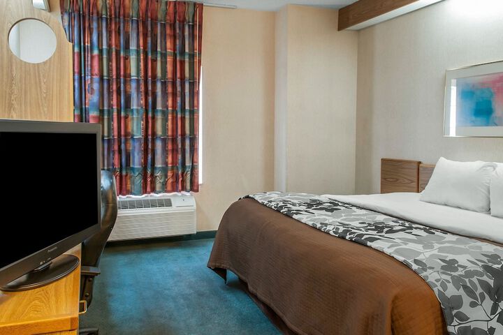 Room 14 of 28
