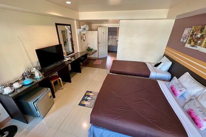 Room 13 of 26