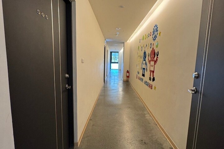Room 73 of 118