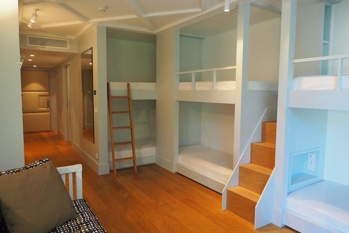 Room 44 of 77