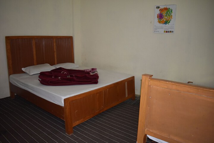 Room 3 of 6