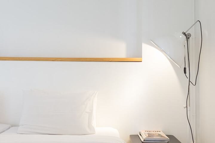 Room 61 of 100
