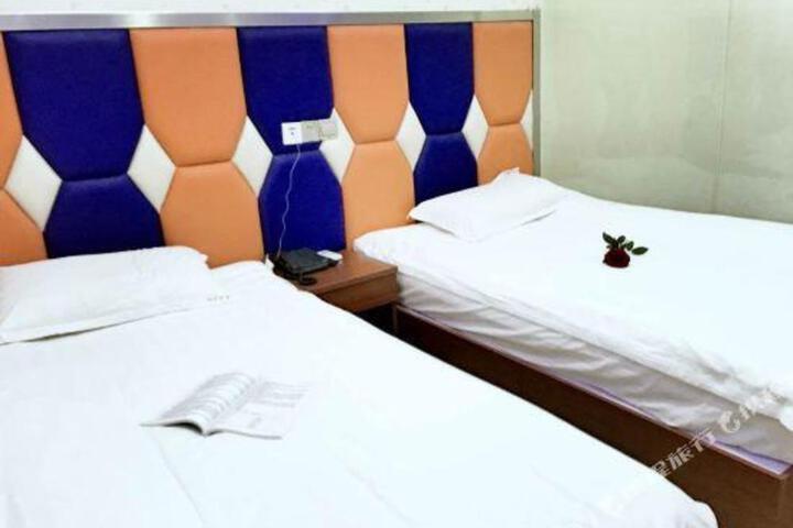 Yijia Business Hotel