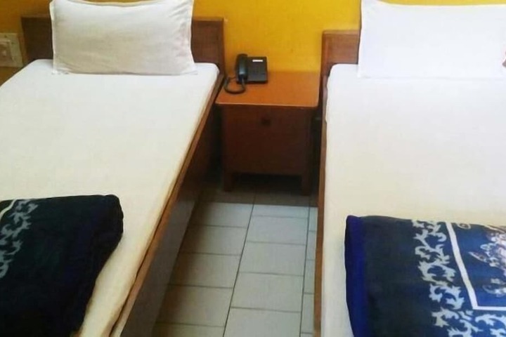 Room 4 of 17