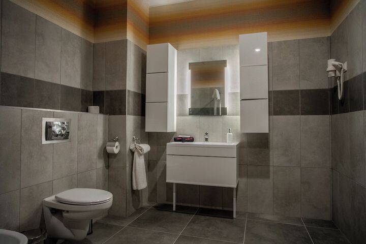 Room 46 of 143