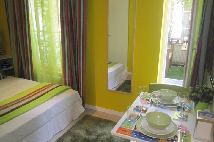 Room 169 of 648