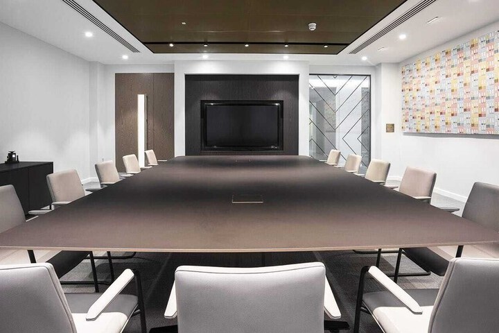 Business Center 25 of 35