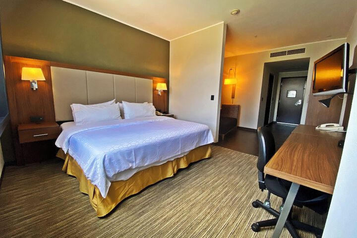 Room 6 of 61