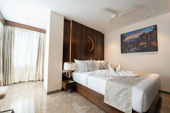 Room 21 of 34