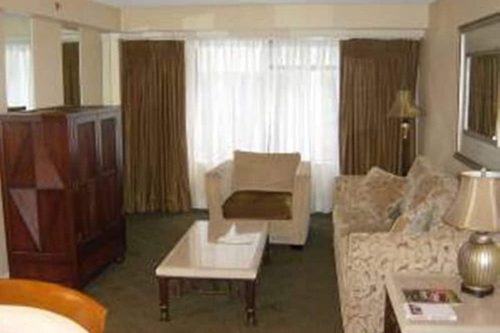 Room 25 of 112