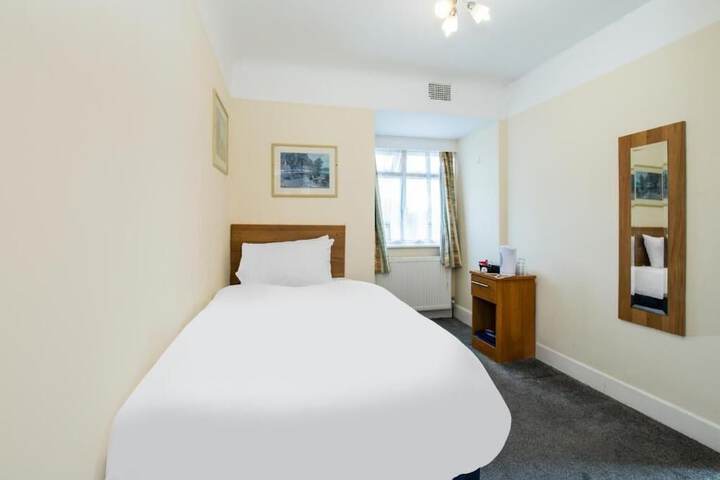 Room 8 of 45