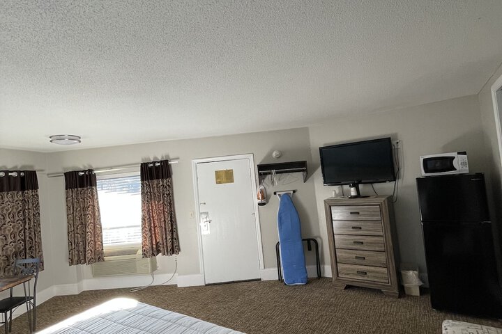 1 King Bed (5 of 30)