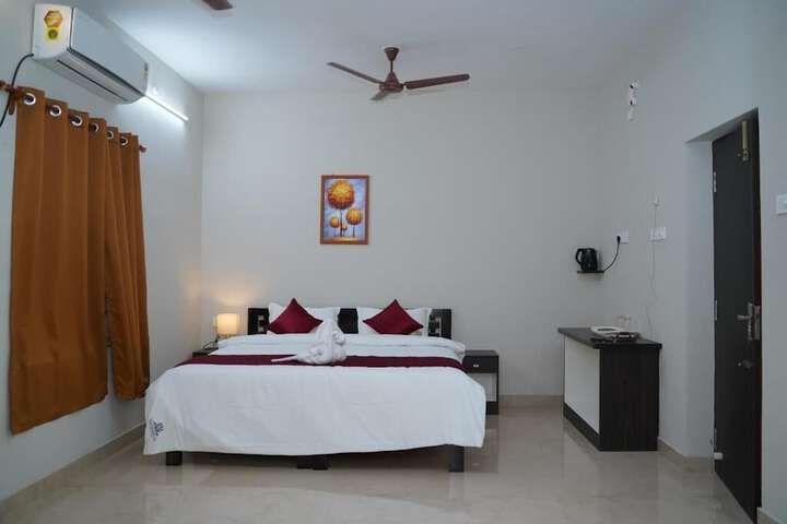 Room 7 of 33