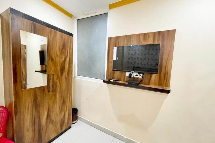 Room 34 of 42